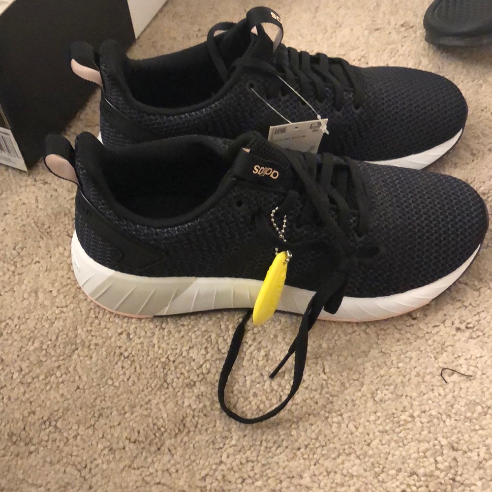 Women’s Adidas size 8